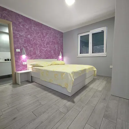 Klarisa Urban Oasis * Макарска