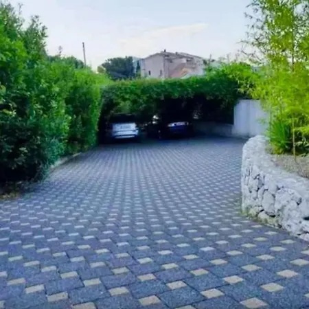 Klarisa Urban Oasis Апартаменты