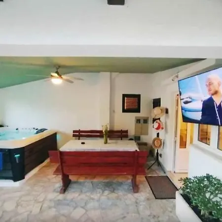 Klarisa Urban Oasis Апартаменты